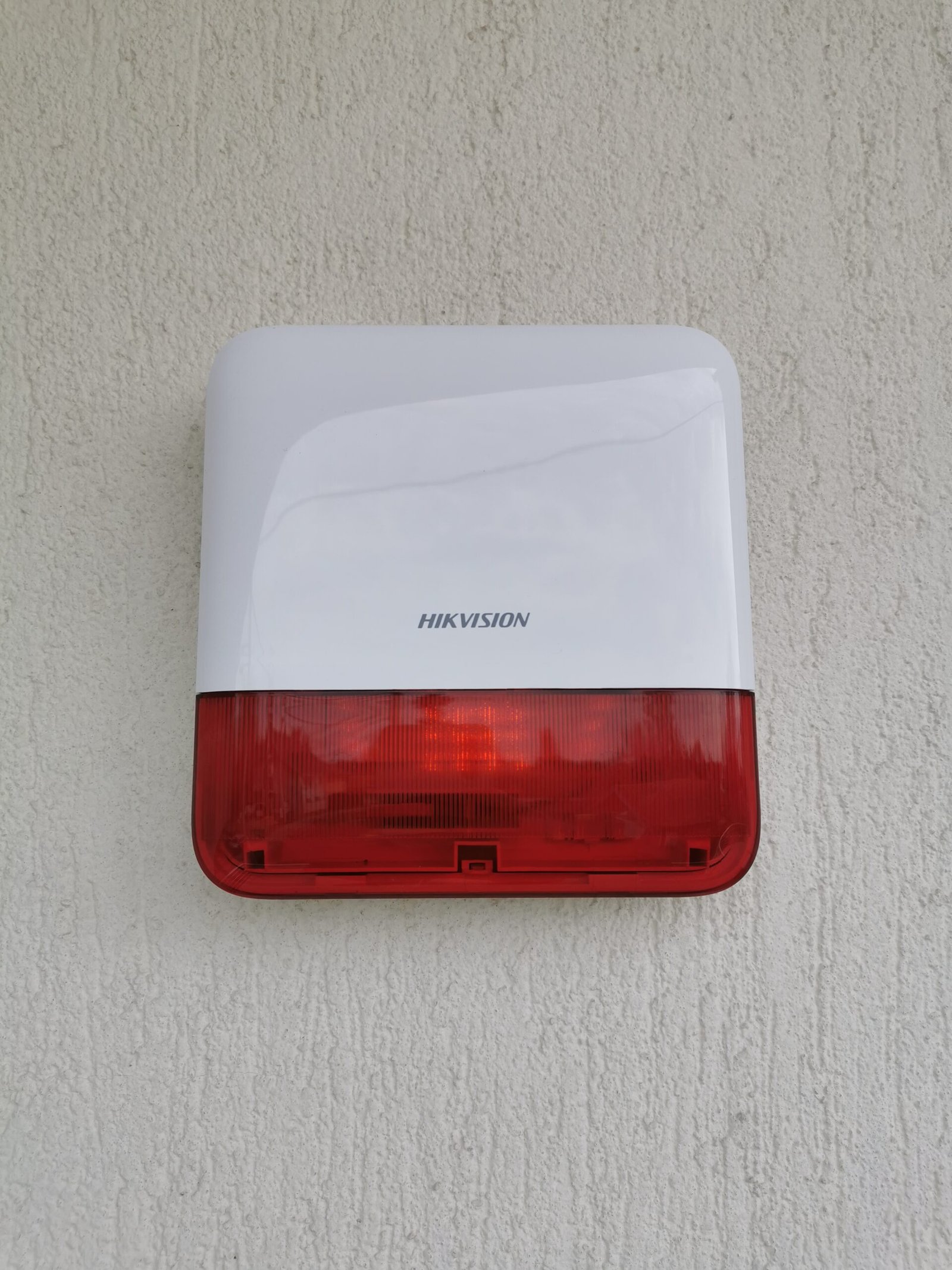 Spartan-Sigurnosni-Sistemi-Hikvision-Dome-Kamera-Cigla-Ugao