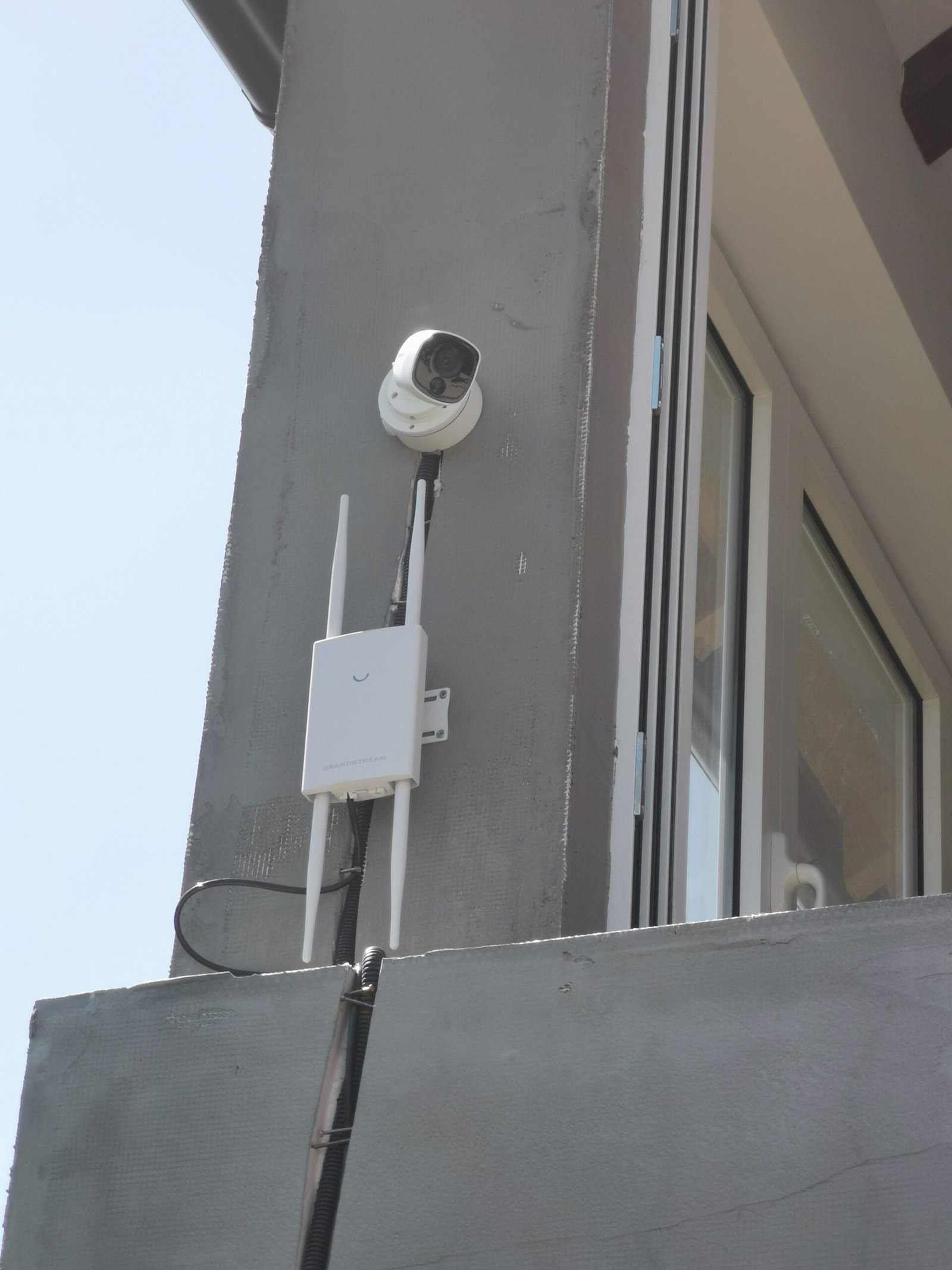 Spartan-Sigurnosni-Sistemi-Kamera-Bulet-WiFi-Antena-Router-Zgrada-2